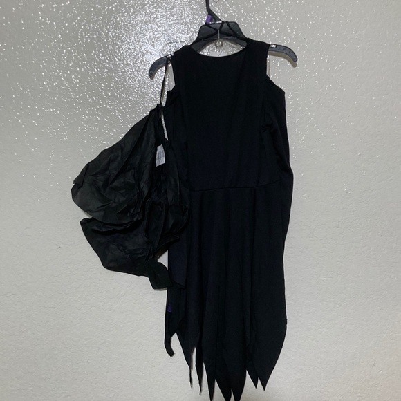 witch 🧙 costume - Picture 2 of 4